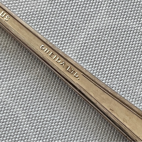 1932 Wm. A. Rogers A1 Plus Silver Plate seafood pickle Fork 6.5" Oneida Ltd. - Picture 5 of 11